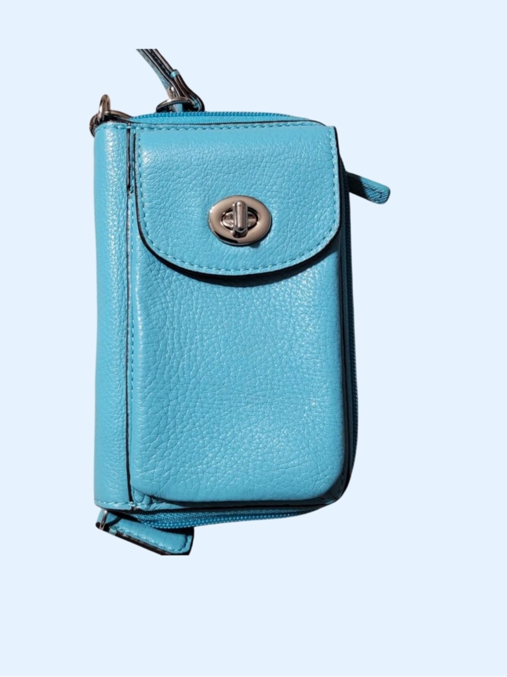 Vintage Coach F50070 Campbell Turquoise Leather Turn Lock essential wallet.